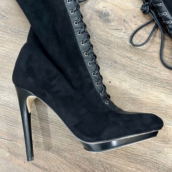 VINTAGE Bebe “Honor” Black Suede Knee High Zip Up Boots 6.5 - Picture 2 of 7